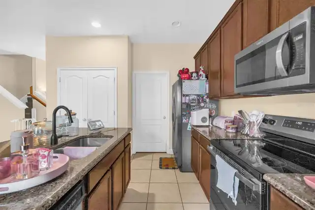 Listing Photo 12