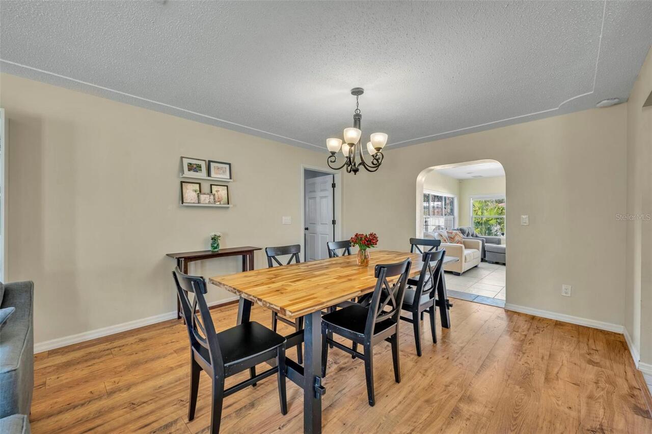 Listing Photo 11