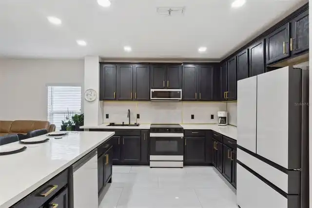 Listing Photo 11