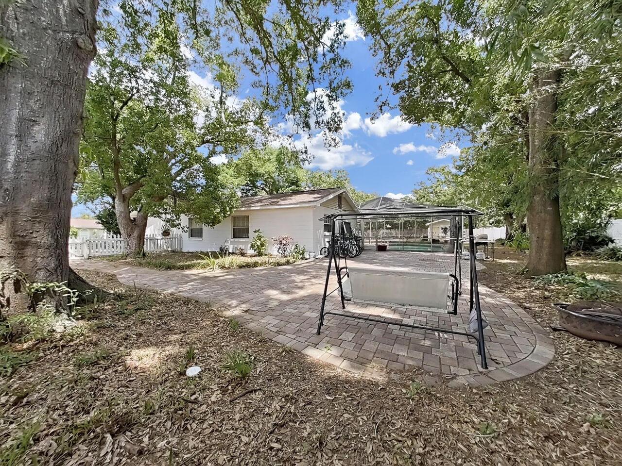 Listing Photo 8