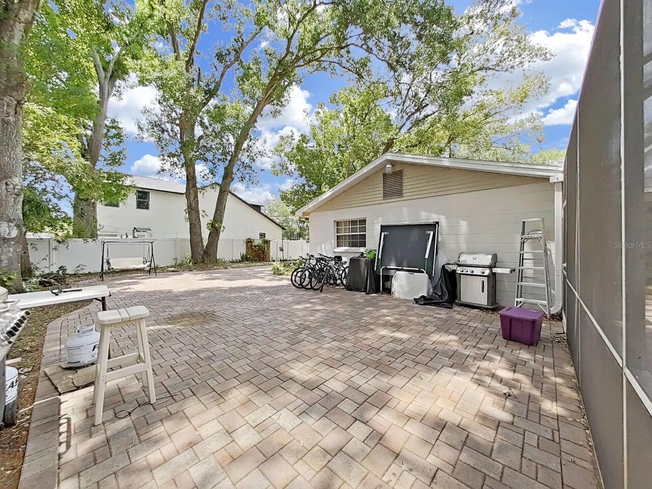 Listing Photo 12