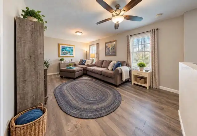 Listing Photo 8