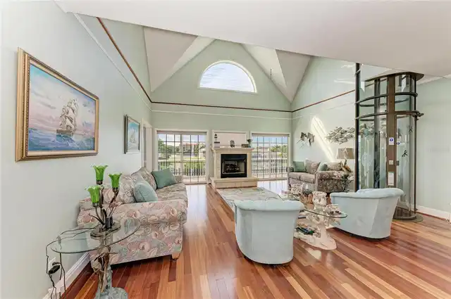 Listing Photo 11