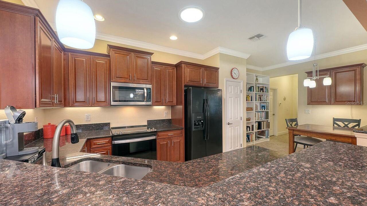 Listing Photo 11