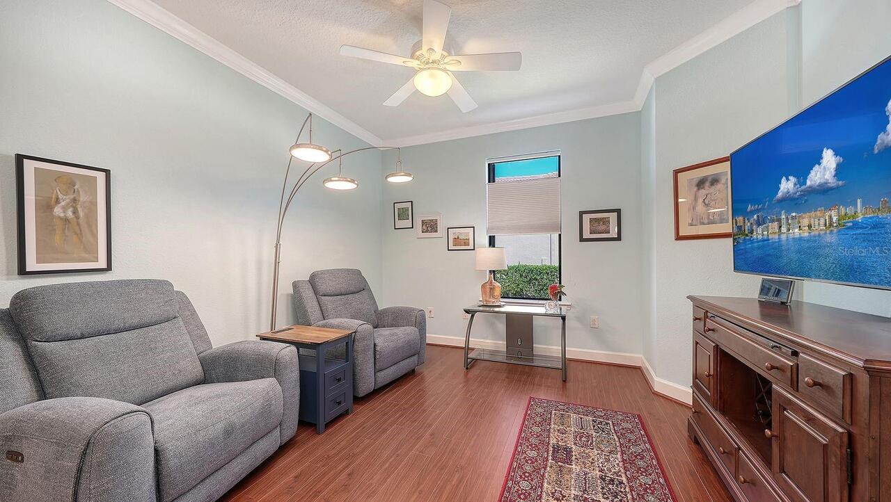 Listing Photo 12