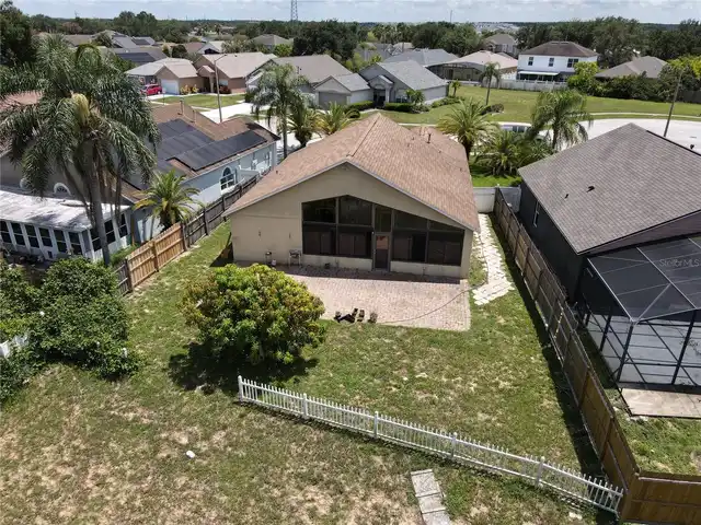 Listing Photo 11