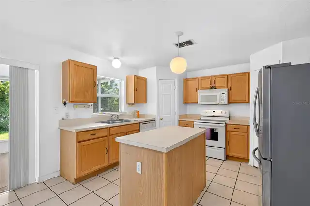 Listing Photo 15