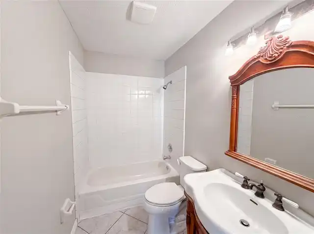 Listing Photo 17