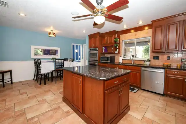 Listing Photo 16