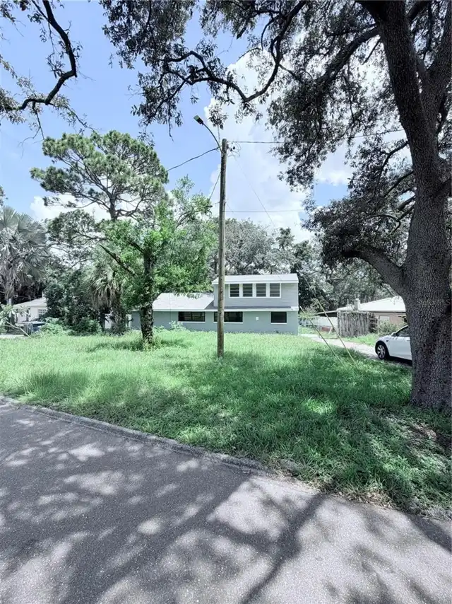 Listing Photo 6
