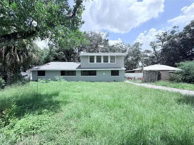 Listing Photo 8