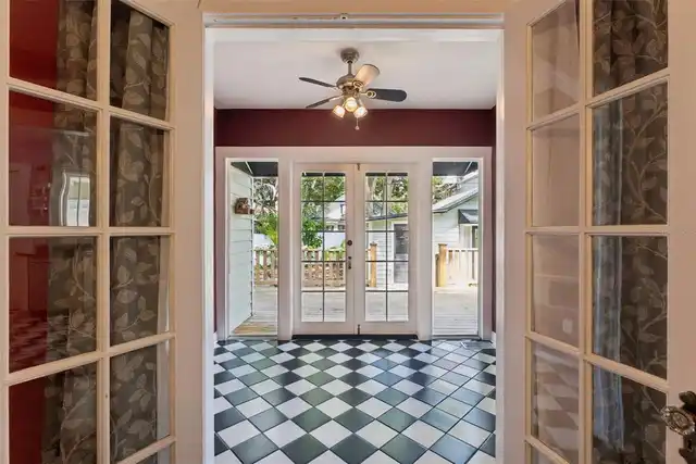 Listing Photo 11