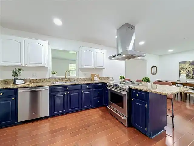 Listing Photo 8