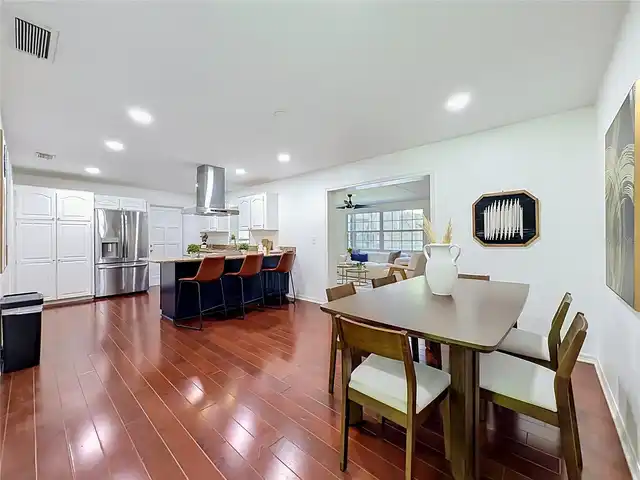 Listing Photo 12