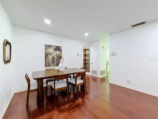 Listing Photo 14