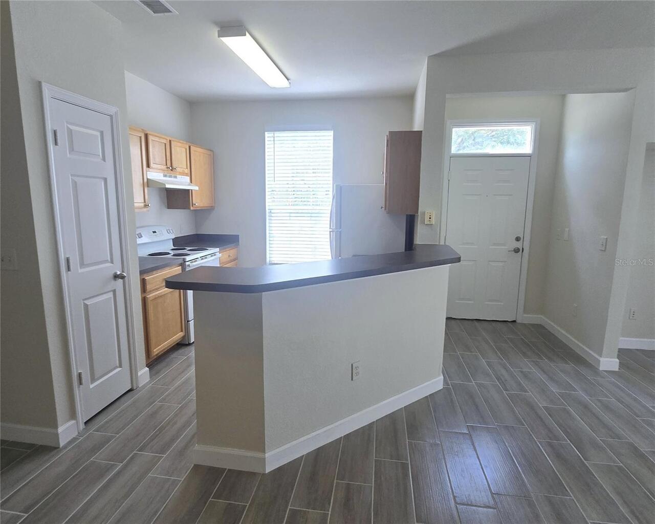 Listing Photo 8