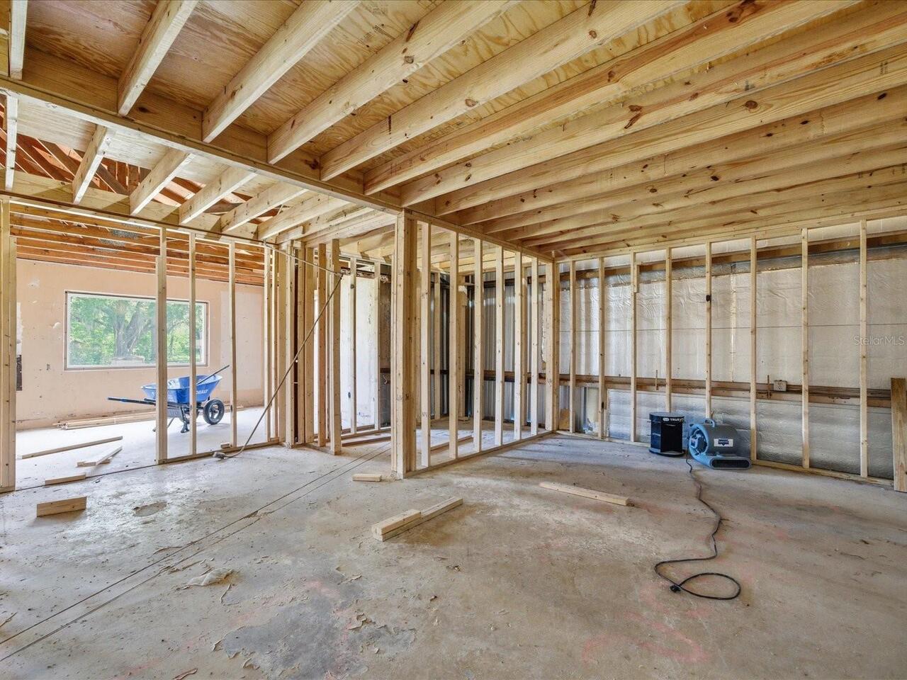 Listing Photo 12