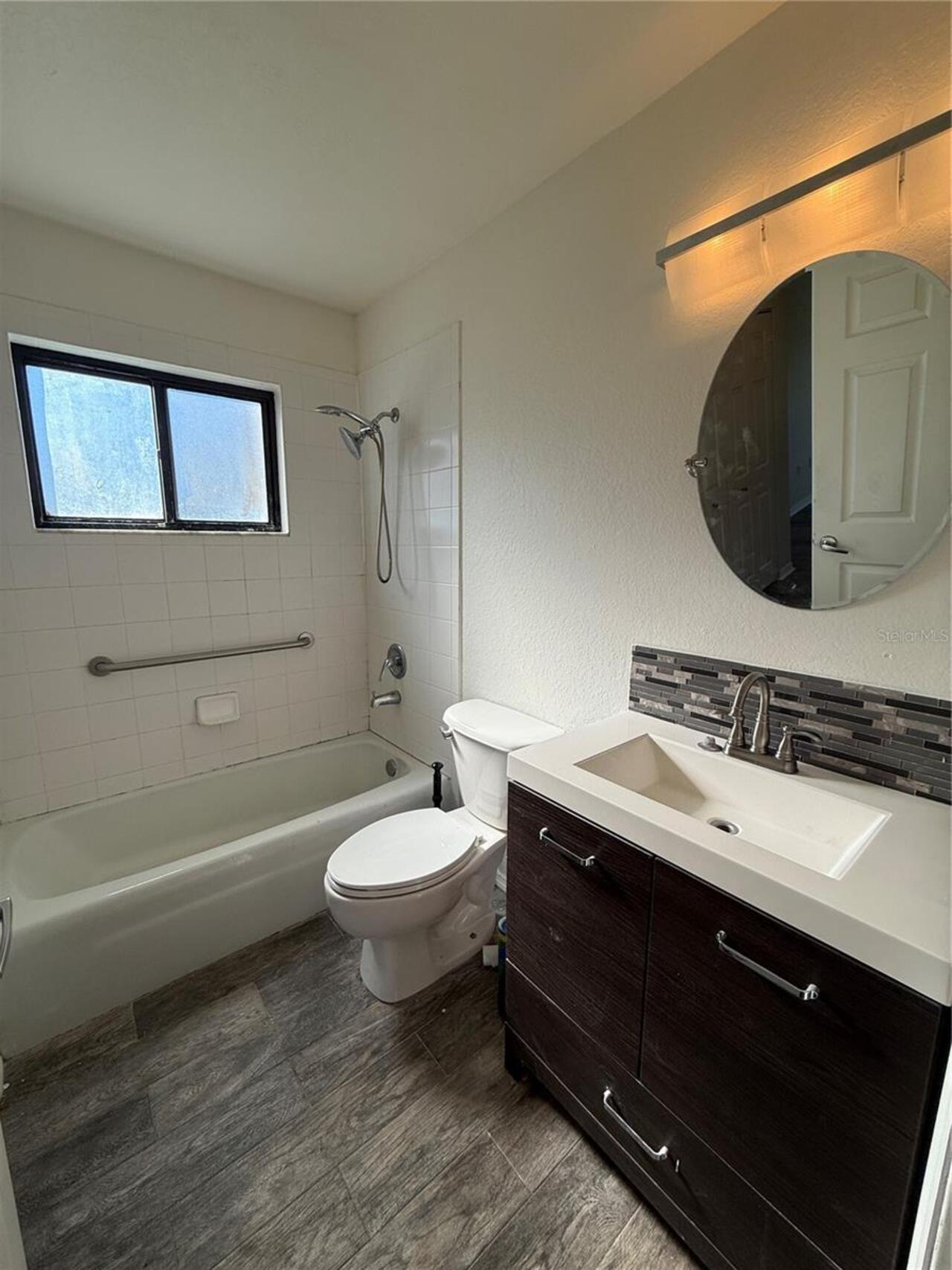 Listing Photo 11