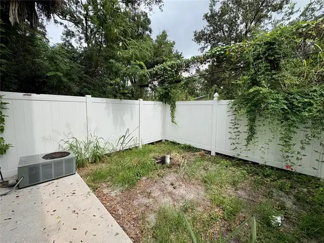 Listing Photo 8