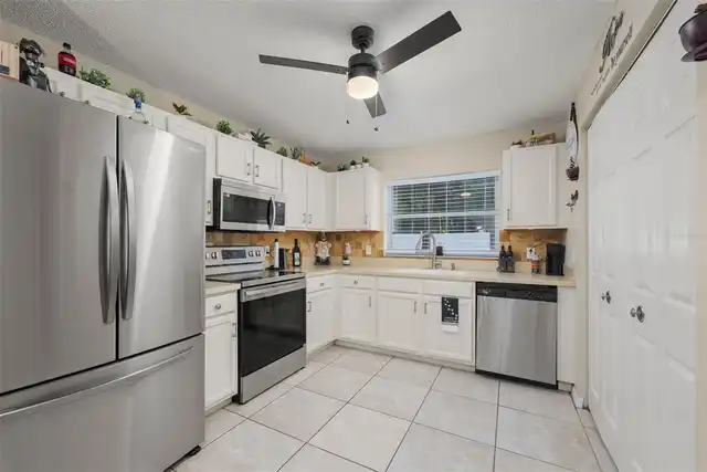 Listing Photo 8