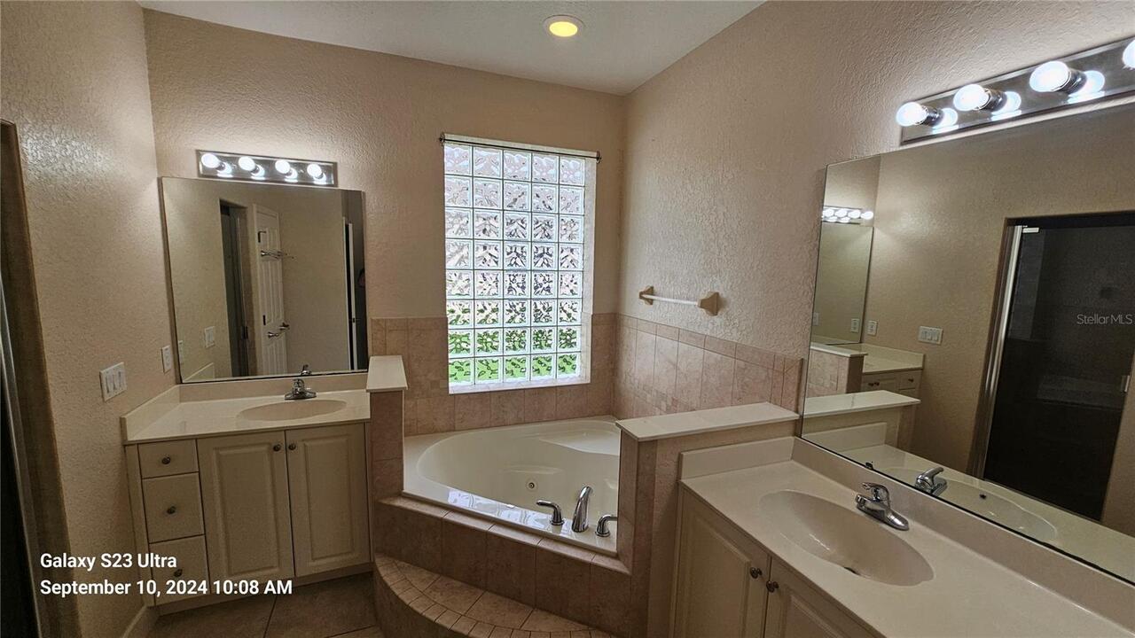 Listing Photo 11