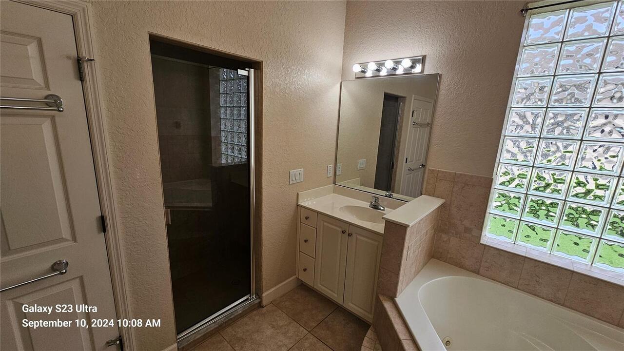 Listing Photo 12