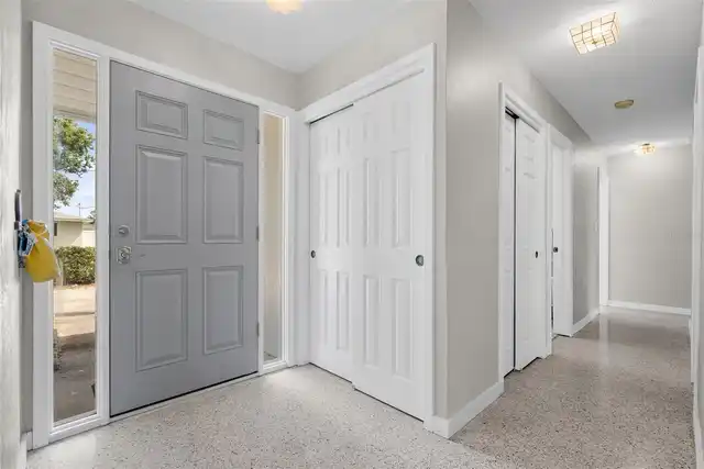 Listing Photo 11