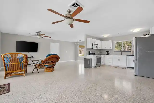 Listing Photo 15