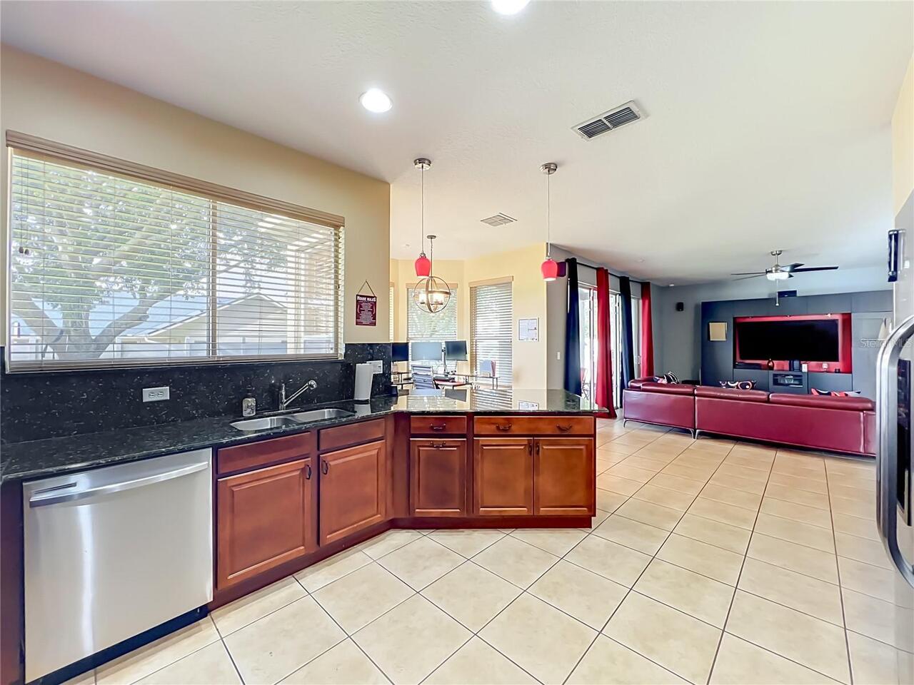 Listing Photo 9