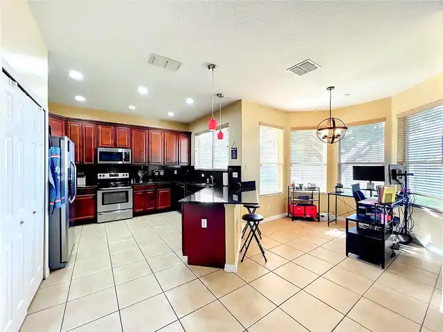 Listing Photo 18