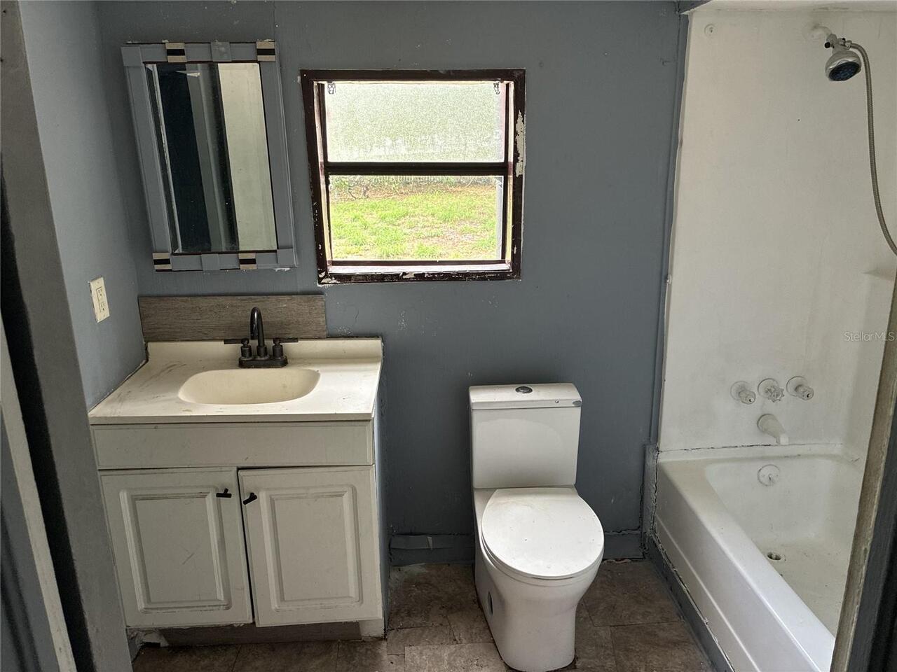 Listing Photo 11