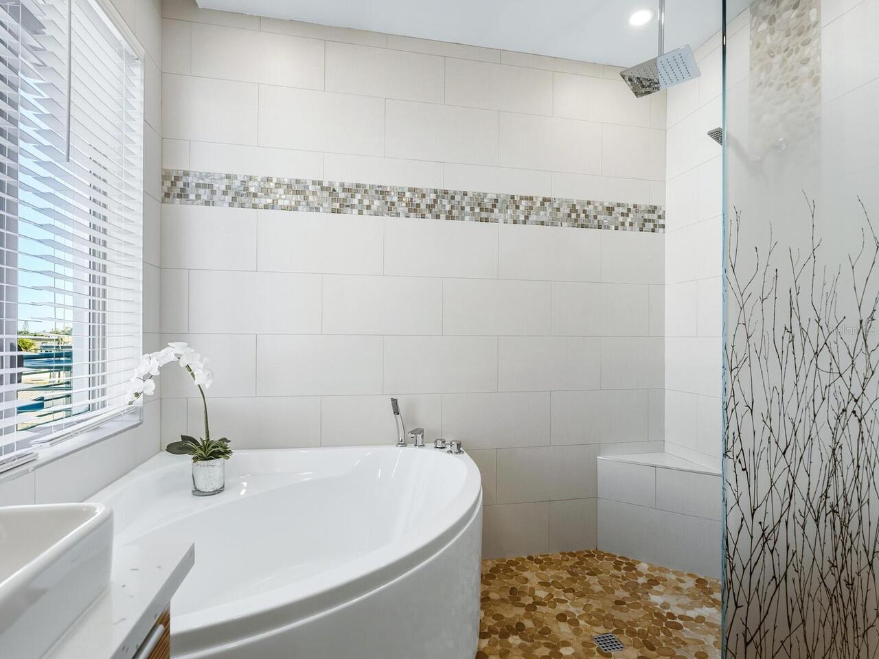 Listing Photo 33