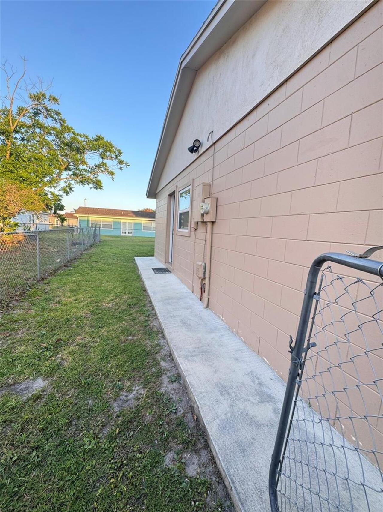 Listing Photo 12