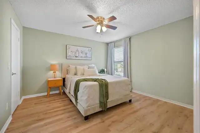 Listing Photo 12