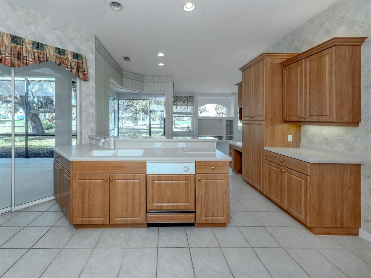 Listing Photo 12