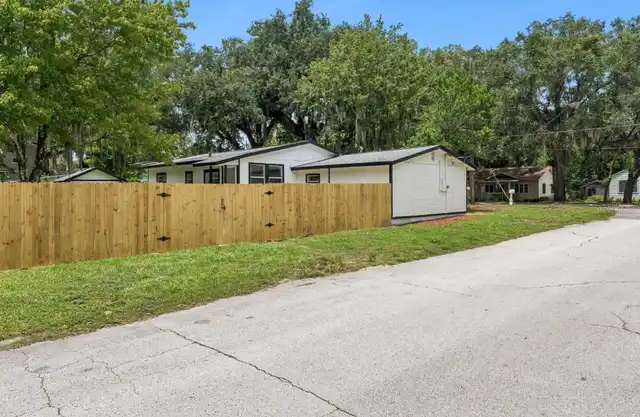 Listing Photo 16