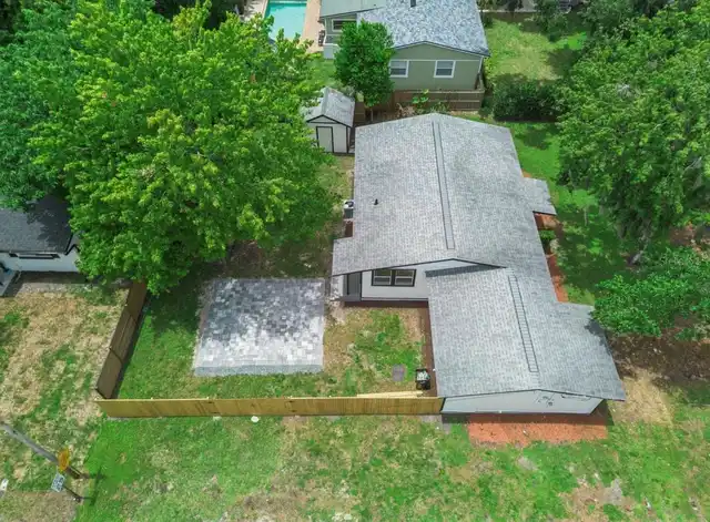 Listing Photo 17