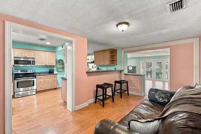 Listing Photo 9