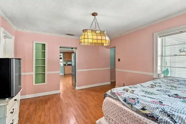 Listing Photo 17