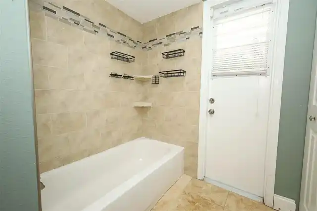 Listing Photo 22