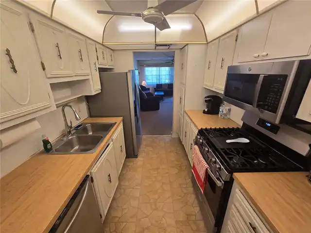 Listing Photo 16