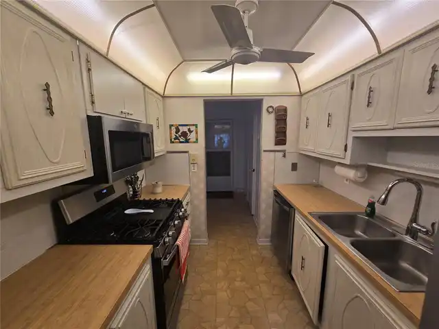 Listing Photo 17