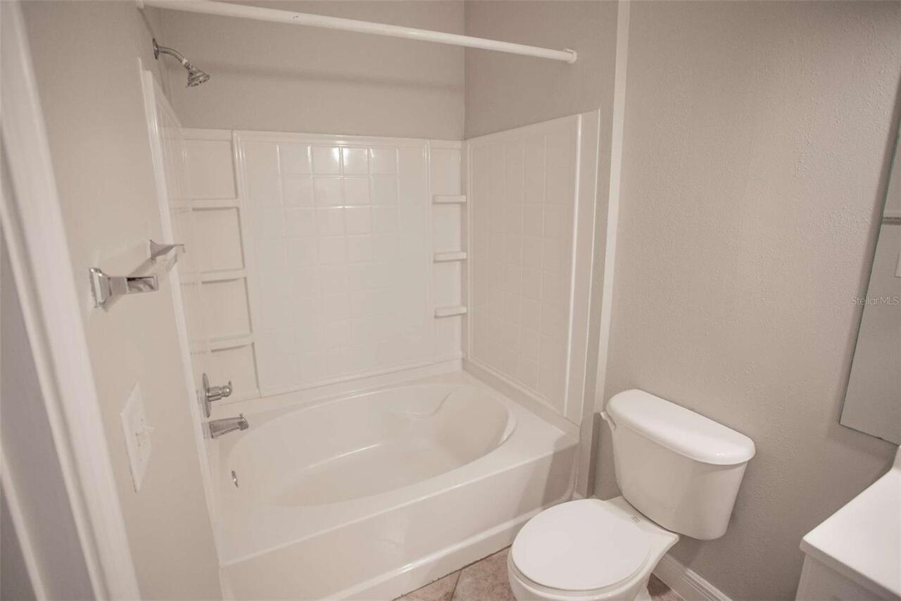 Listing Photo 11