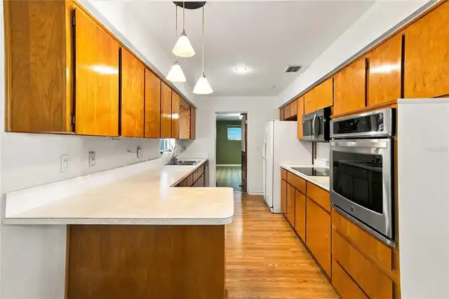 Listing Photo 12