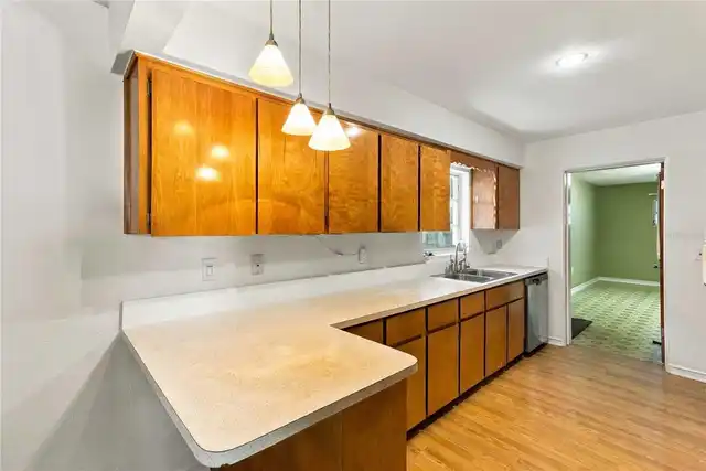 Listing Photo 14
