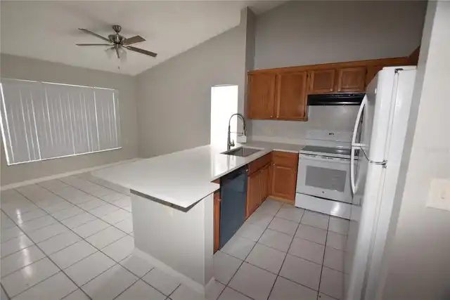 Listing Photo 10