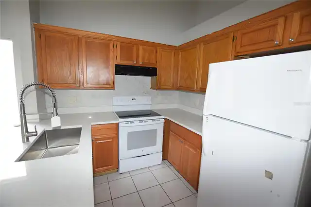 Listing Photo 12
