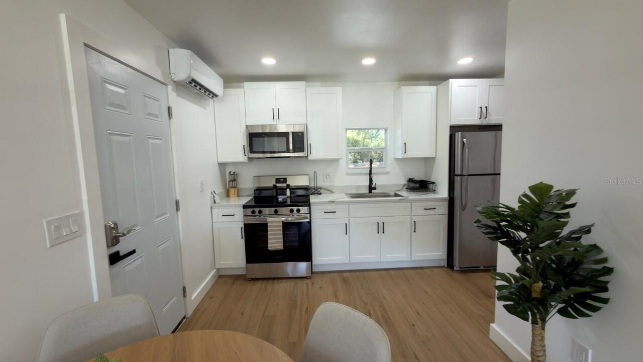 Listing Photo 9