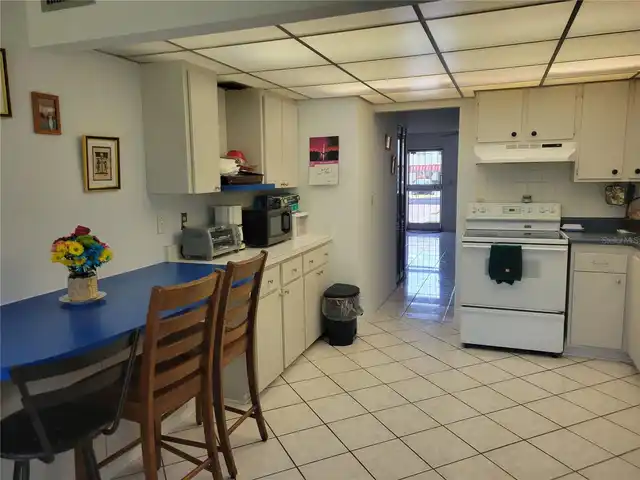 Listing Photo 10
