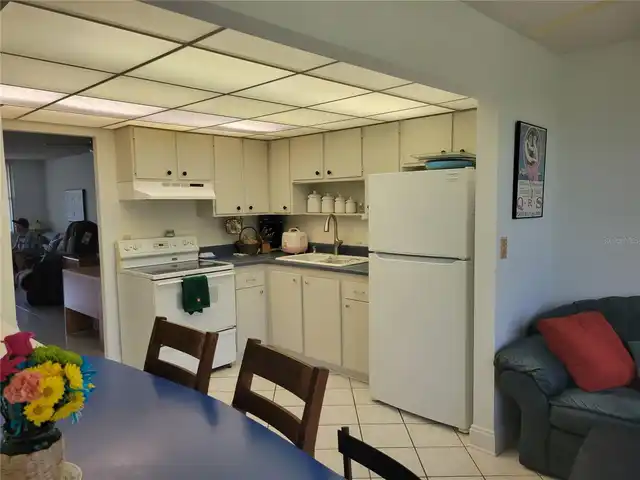 Listing Photo 11